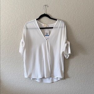 MK Michael Kors White V-Neck Women's Top